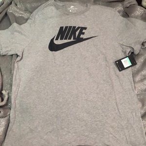 NWT Men’s Nike shirt XL